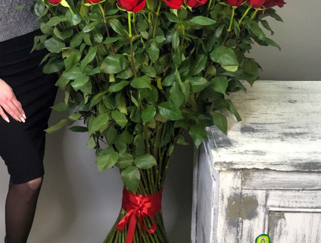 Trandafiri roșii Premium Olanda 100-110 cm (LA COMANDA 10 ZILE) foto